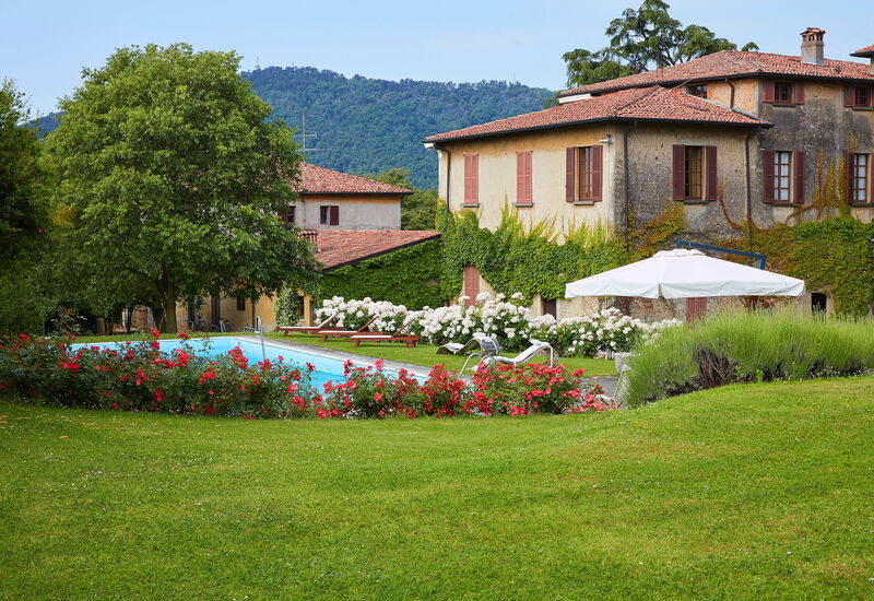 Villa Franciacorta: Amenities, Autumn, Building Exterior, Garden, Outdoor, Pool, Spring, Summer