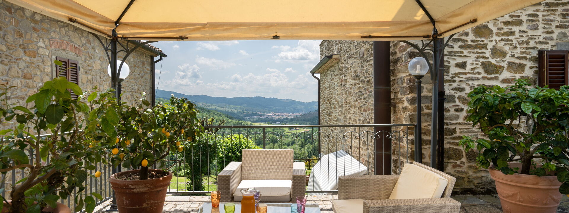 Villa Olivi - Subbiano, Toscana, Pool And Nature: Amenities, Autumn, Building Exterior, Garden, Spring, Summer