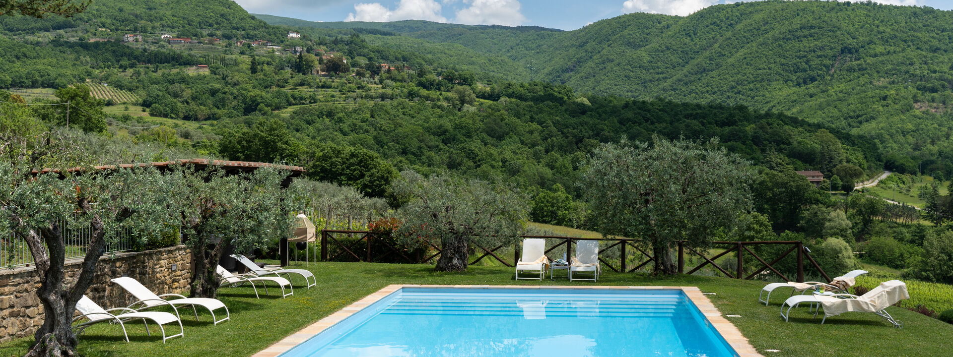 Villa Olivi - Subbiano, Toscana, Pool And Nature: Amenities, Autumn, Building Exterior, Garden, Pool, Spring, Summer