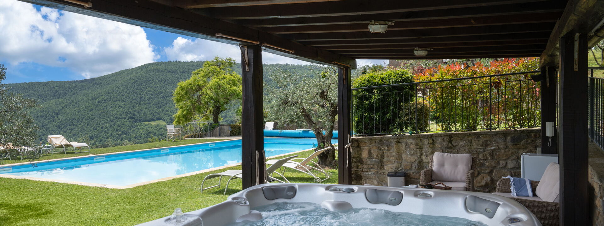Villa Olivi - Subbiano, Toscana, Pool And Nature: Amenities, Autumn, Building Exterior, Garden, Hot Tub, Spring, Summer
