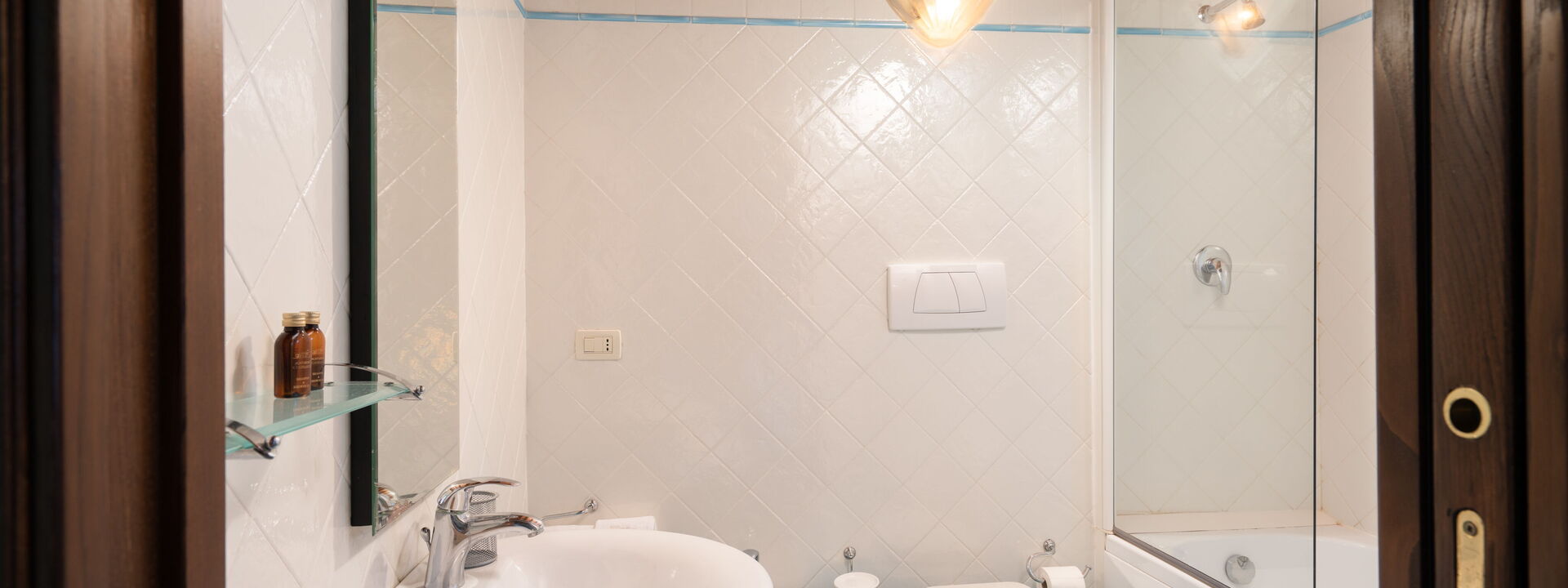 Villa Olivi - Subbiano, Toscana, Pool And Nature: Amenities, Autumn, Bathroom, Room Detail, Spring, Summer