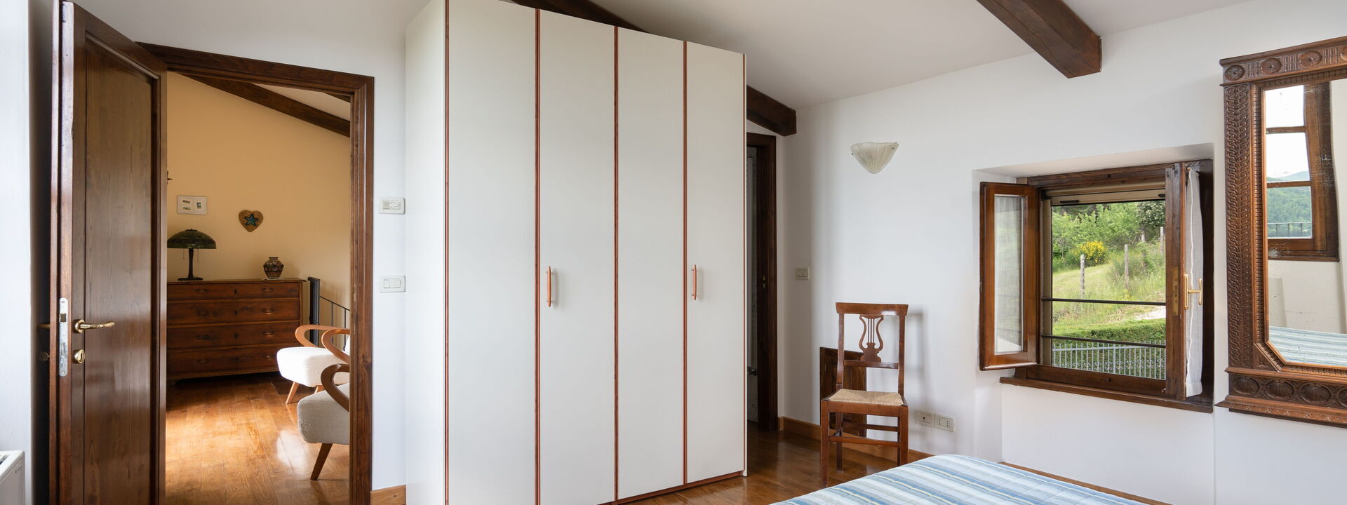 Villa Olivi - Subbiano, Toscana, Pool And Nature: Amenities, Autumn, Bedroom, Room Detail, Spring, Summer