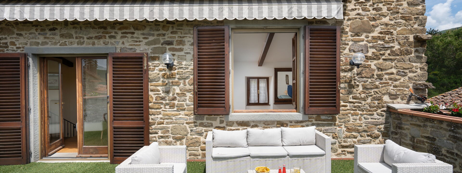 Villa Olivi - Subbiano, Toscana, Pool And Nature: Amenities, Autumn, Building Exterior, Garden, Spring, Summer