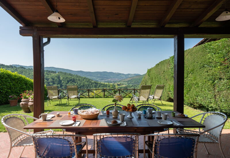 Villa Olivi - Subbiano, Toscana, Pool And Nature: Außen, Ausstattung, Frühling, Garten, Herbst, Sommer