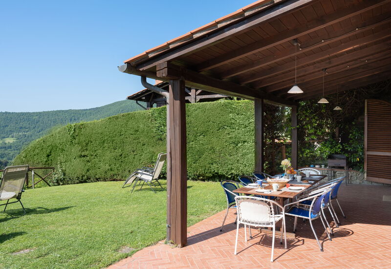 Villa Olivi - Subbiano, Toscana, Pool And Nature: Außen, Ausstattung, Balkon / Terrasse / Patio, Frühling, Garten, Herbst, Sommer