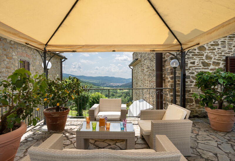 Villa Olivi - Subbiano, Toscana, Pool And Nature: Außen, Ausstattung, Frühling, Garten, Herbst, Sommer