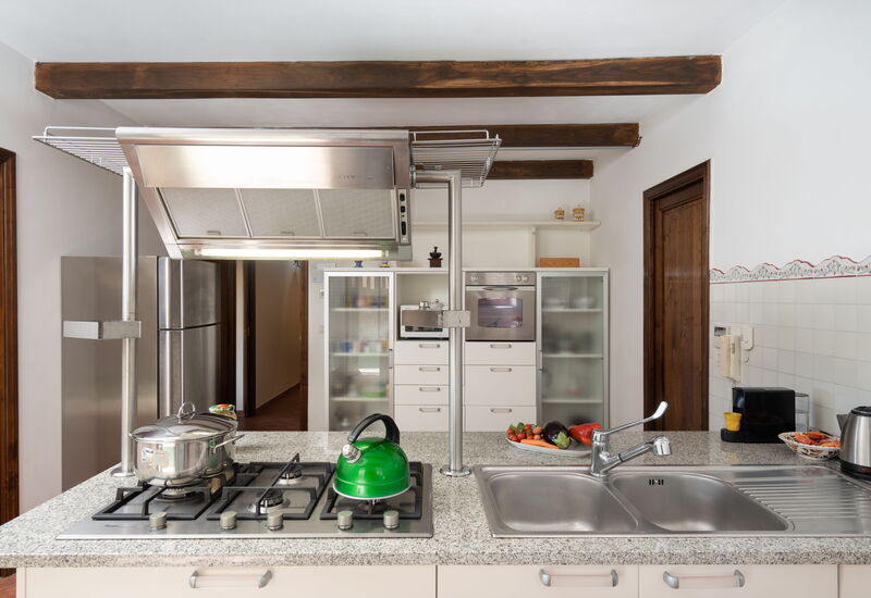 Villa Olivi - Subbiano, Toscana, Pool And Nature: Ausstattung, Frühling, Herbst, Küche, Sommer, Zimmerdetails