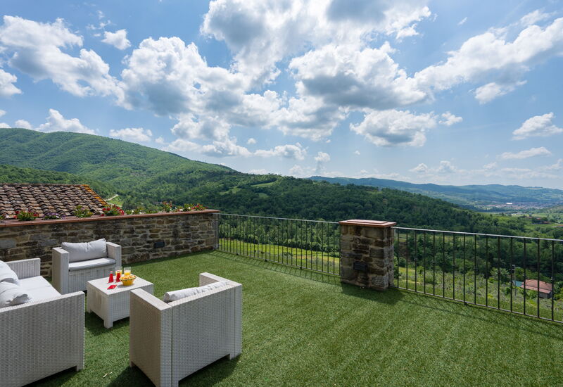 Villa Olivi - Subbiano, Toscana, Pool And Nature: Außen, Ausstattung, Frühling, Garten, Herbst, Sommer