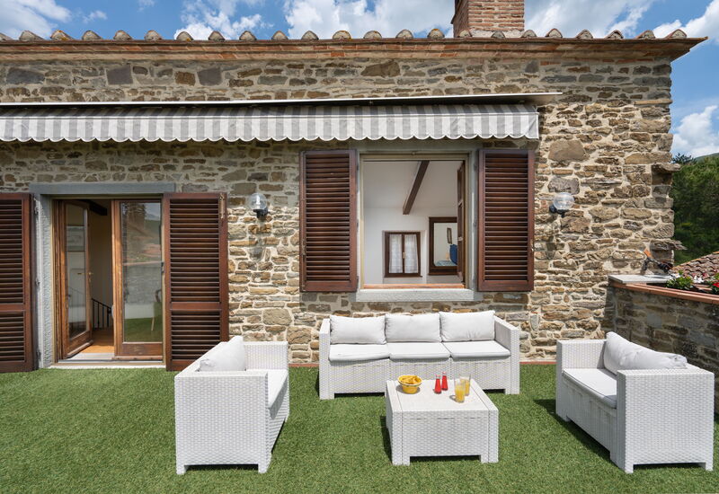 Villa Olivi - Subbiano, Toscana, Pool And Nature: Außen, Ausstattung, Frühling, Garten, Herbst, Sommer