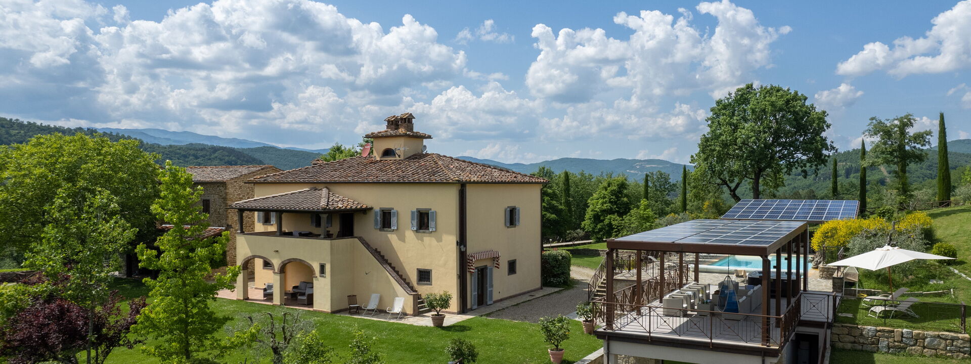 Villa Castelluccio - Arezzo, Toscana: Amenities, Autumn, Building Exterior, Garden, Spring, Summer