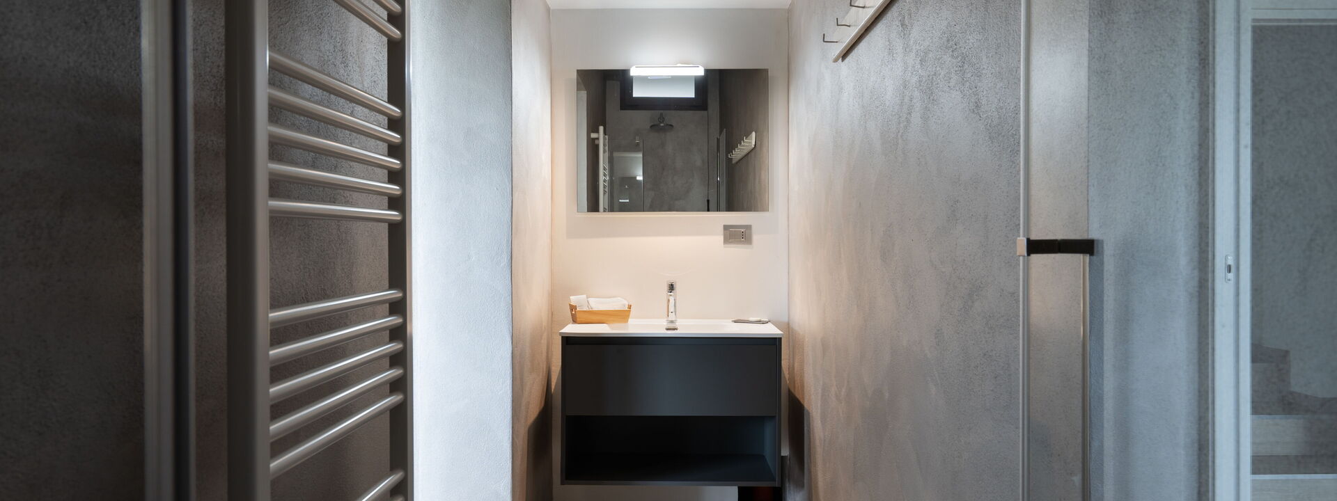 Villa Castelluccio - Arezzo, Toscana: Amenities, Autumn, Bathroom, Room Detail, Spring, Summer