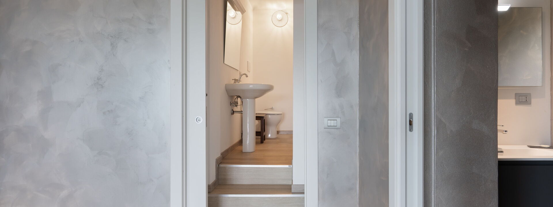 Villa Castelluccio - Arezzo, Toscana: Amenities, Autumn, Bathroom, Room Detail, Spring, Summer