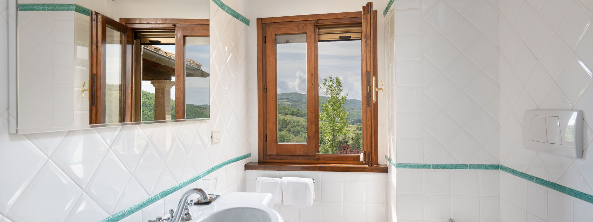 Villa Castelluccio - Arezzo, Toscana: Autumn, Bathroom, Spring, Summer