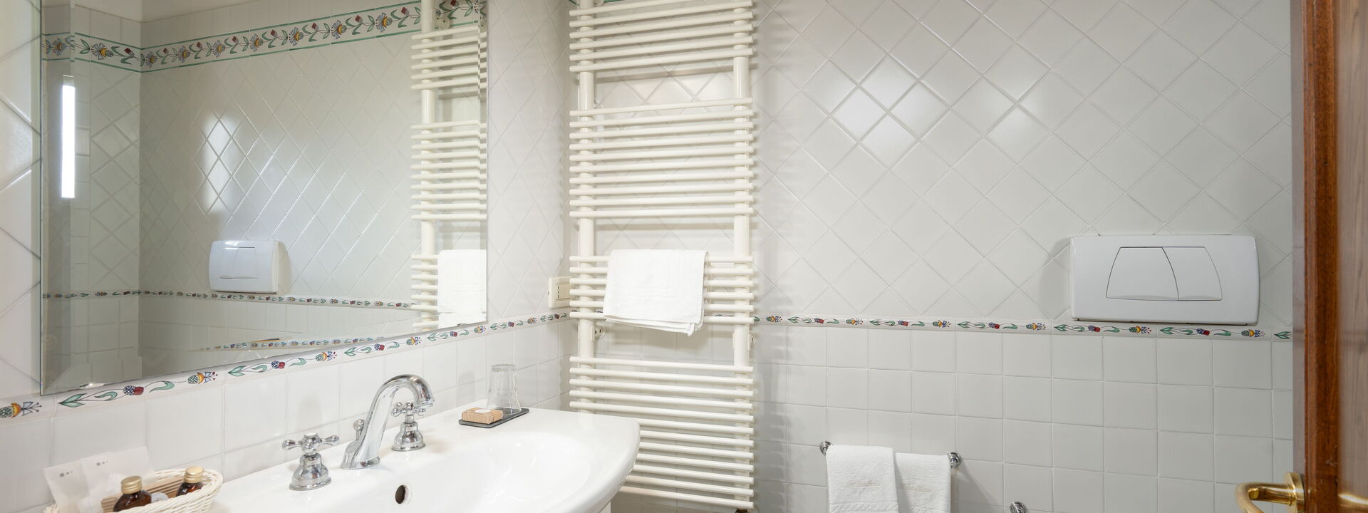 Villa Castelluccio - Arezzo, Toscana: Autumn, Bathroom, Spring, Summer