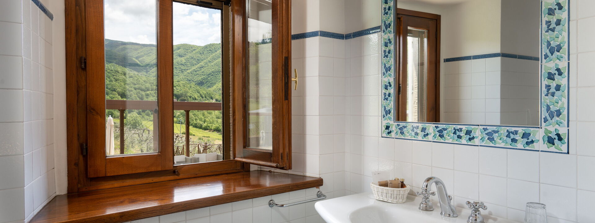 Villa Castelluccio - Arezzo, Toscana: Autumn, Bathroom, Spring, Summer