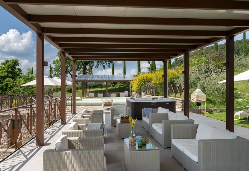 Villa Castelluccio - Arezzo, Toscana: Außen, Ausstattung, Frühling, Garten, Herbst, Sommer