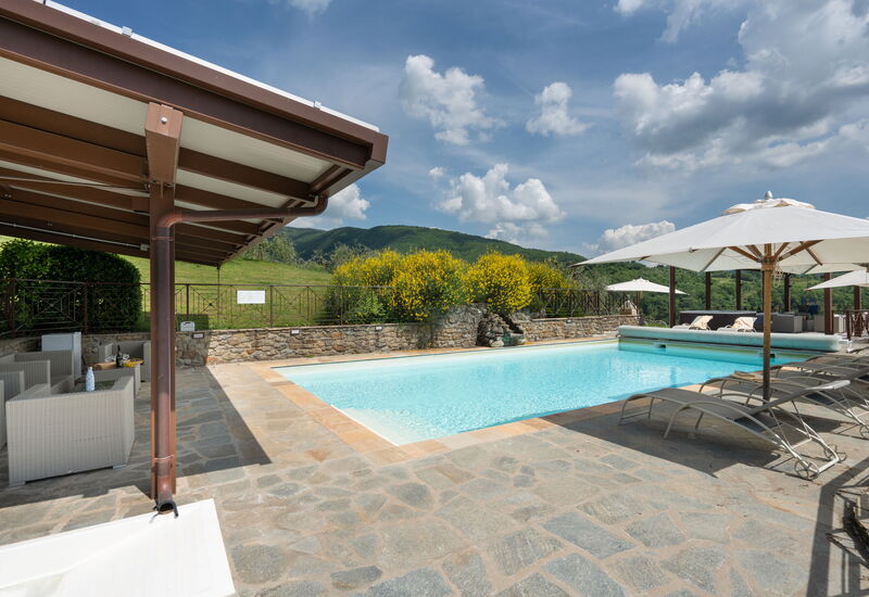 Villa Castelluccio - Arezzo, Toscana: Außen, Ausstattung, Frühling, Garten, Herbst, Schwimmbad, Sommer