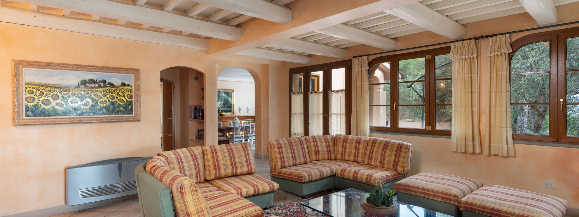 Villa Monte Bottigli: Autumn, Dining Room, Living Room, Spring, Summer