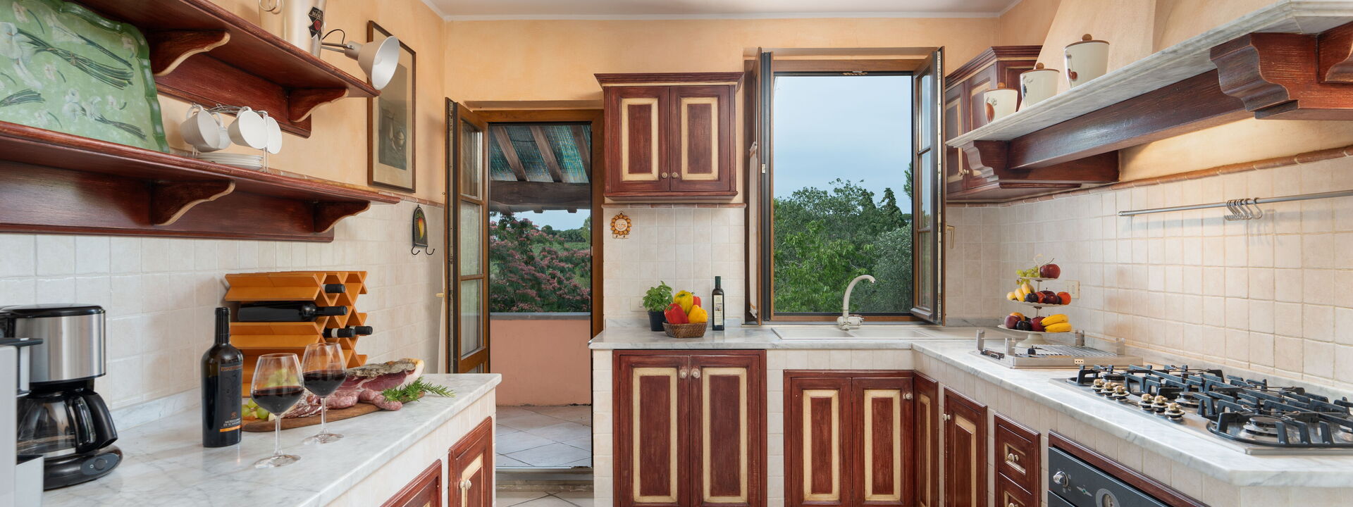 Villa Monte Bottigli: Autumn, Balcony / Terrace / Patio, Kitchen, Spring, Summer