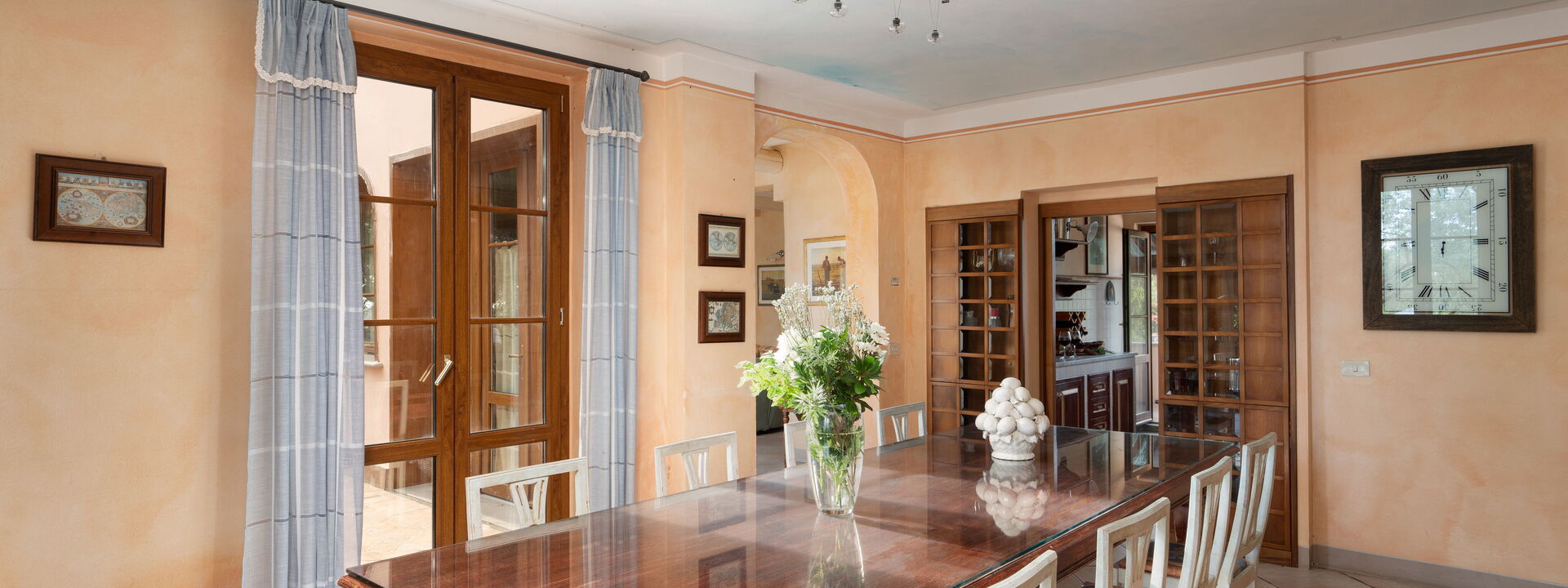 Villa Monte Bottigli: Autumn, Dining Room, Kitchen, Spring, Summer
