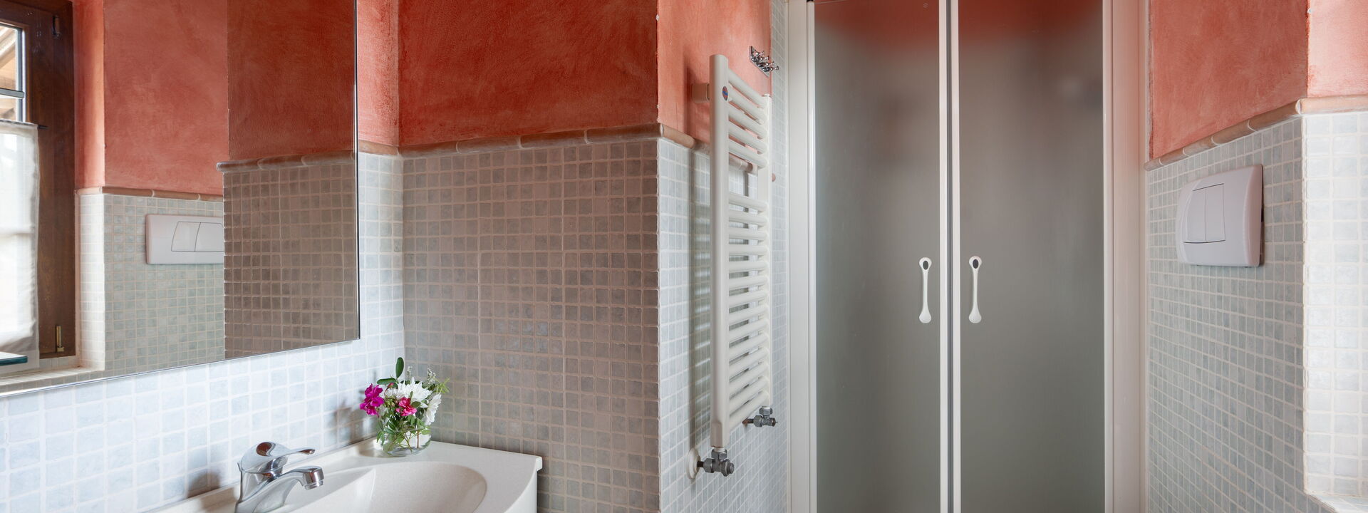 Villa Monte Bottigli: Bathroom of bedroom 2