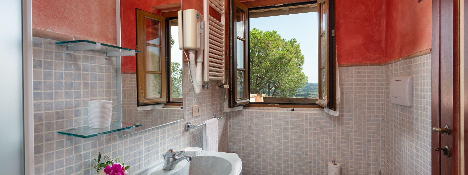 Villa Monte Bottigli: Bathroom of bedroom 3
