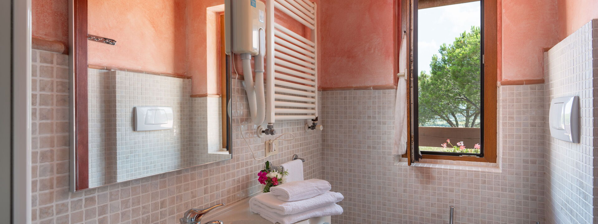 Villa Monte Bottigli: Bathroom of bedroom 4