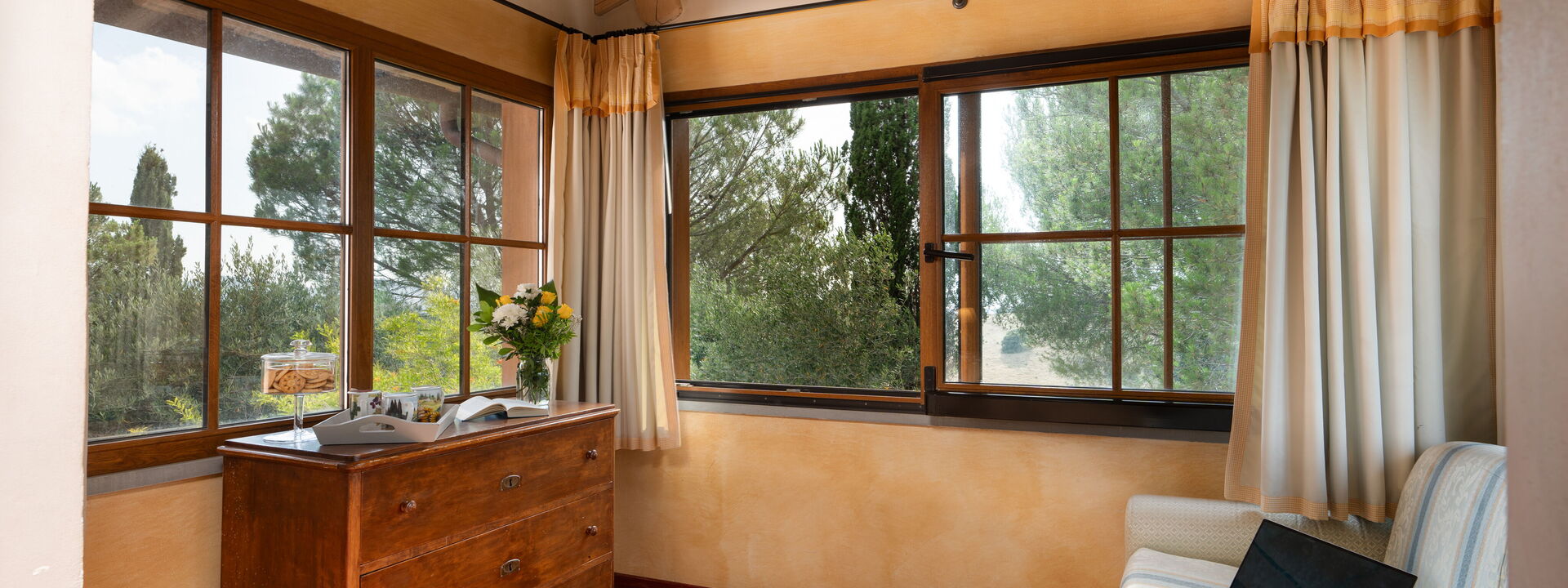 Villa Monte Bottigli: Sitting area of bedroom 1