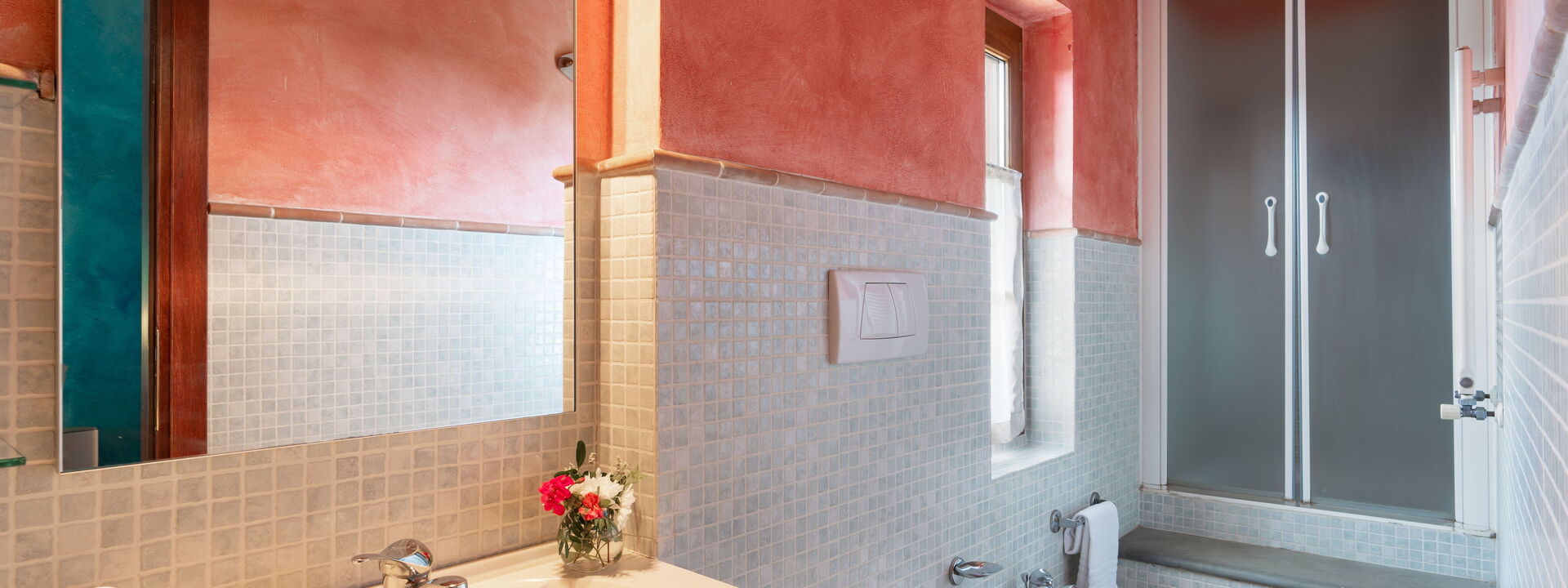Villa Monte Bottigli: Bathroom of bedroom 1