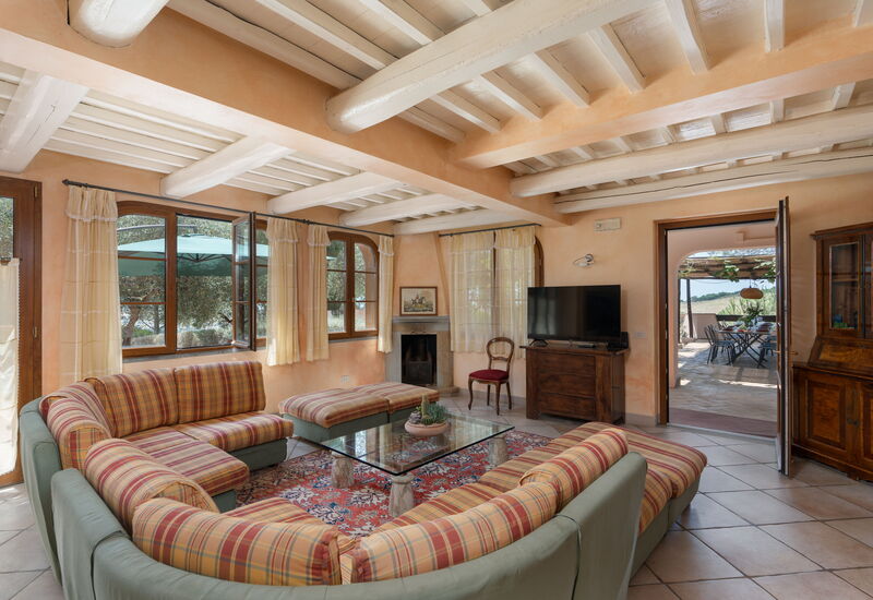 Villa Monte Bottigli: Außen, Balkon / Terrasse / Patio, Frühling, Haupteingang, Herbst, Sommer, Wohnzimmer