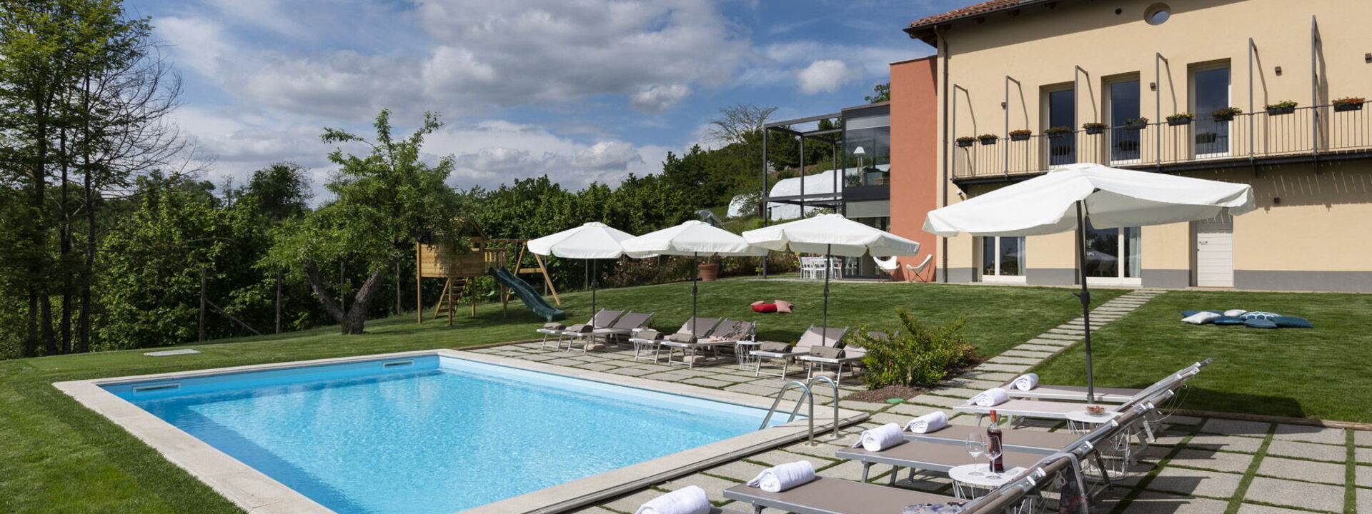 Casa San Grato - Roero - Langhe, Piemonte: Außen, Frühling, Herbst, Schwimmbad, Sommer
