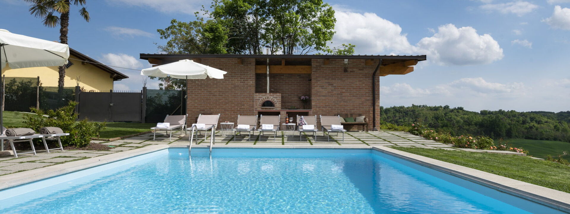 Casa San Grato - Roero - Langhe, Piemonte: Außen, Frühling, Herbst, Schwimmbad, Sommer