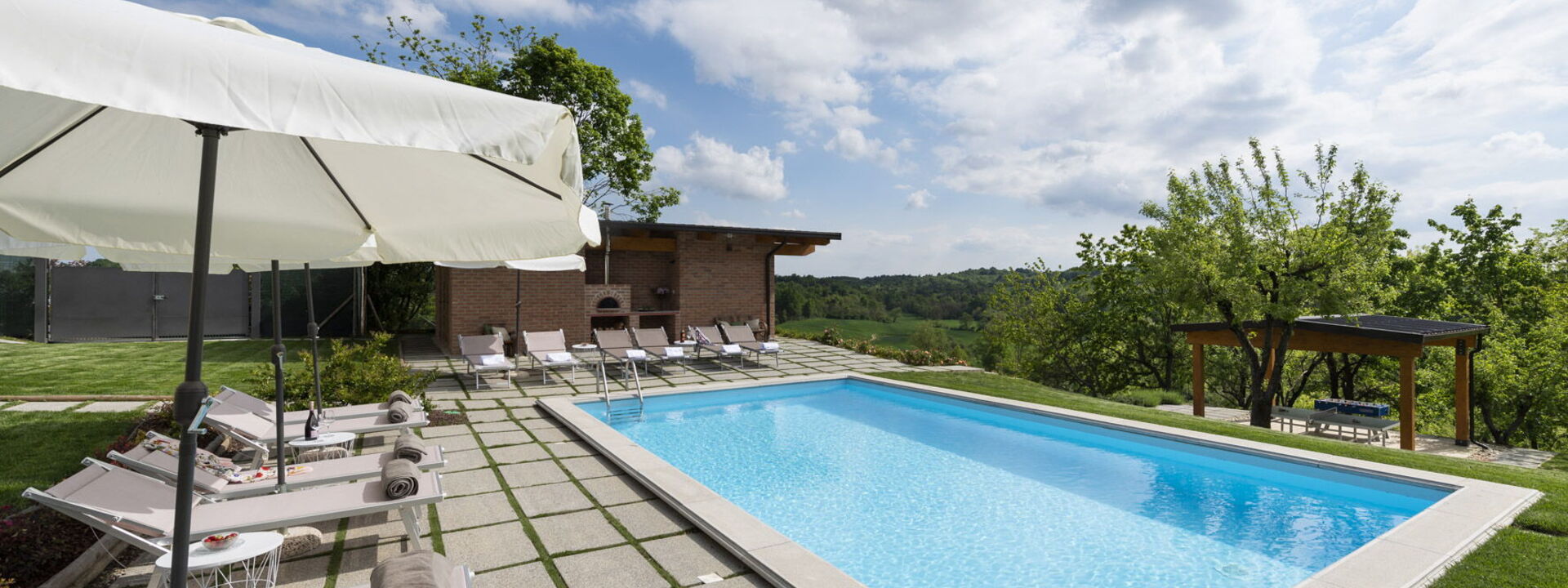 Casa San Grato - Roero - Langhe, Piemonte: Außen, Frühling, Herbst, Schwimmbad, Sommer