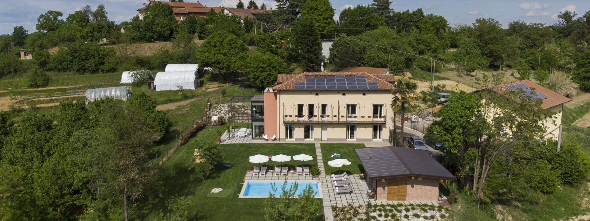 Casa San Grato - Roero - Langhe, Piemonte: Außen, Frühling, Garten, Herbst, Schwimmbad, Sommer