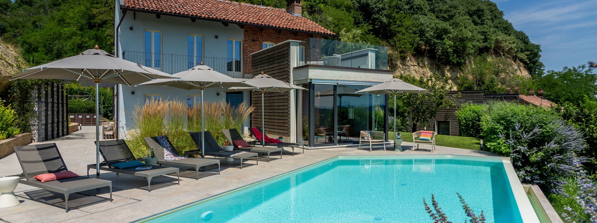 Relais Casa Clara - Roero - Langhe, Piemonte: Autunno, Entrata Principale, Estate, Primavera