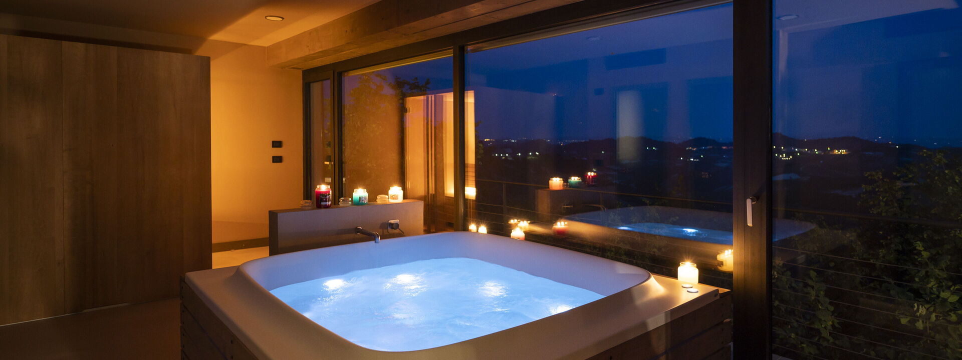 Relais Casa Clara - Roero - Langhe, Piemonte: Autunno, Estate, Idromassaggio, Primavera