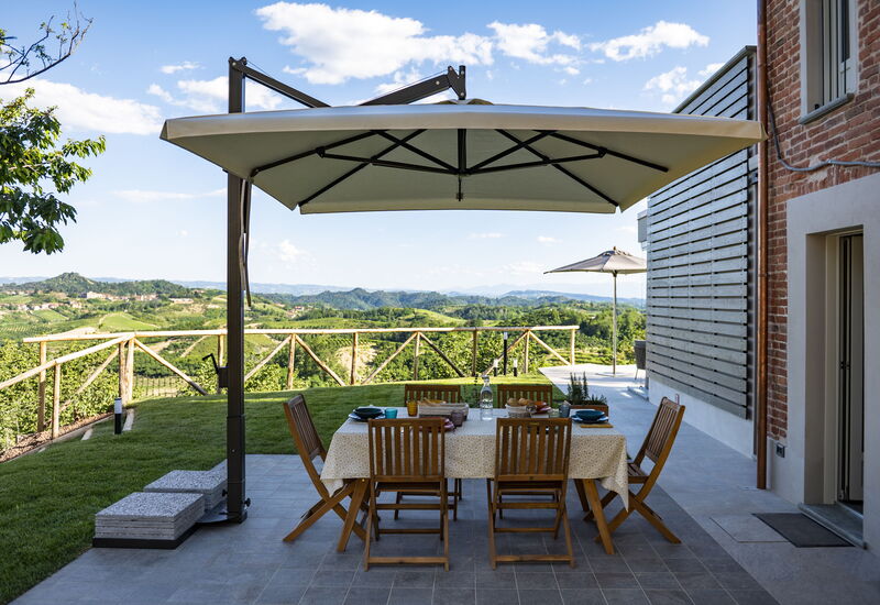 Relais Casa Clara - Roero - Langhe, Piemonte: Autumn, Building Exterior, Spring, Summer