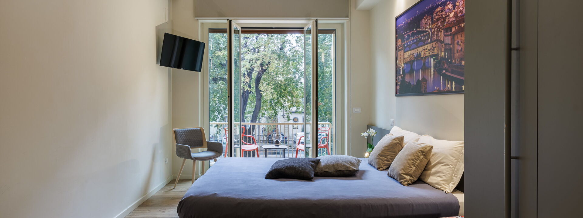 Betty Florence Charming Modern Apartment Near Piazza della Libertà: Autumn, Bedroom, Spring, Summer