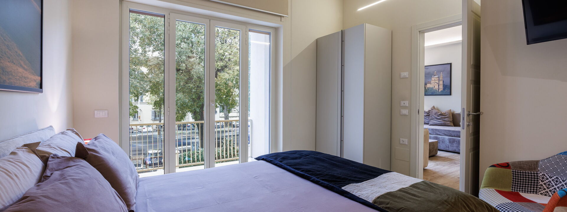 Betty Florence Charming Modern Apartment Near Piazza della Libertà: Autumn, Bedroom, Spring, Summer