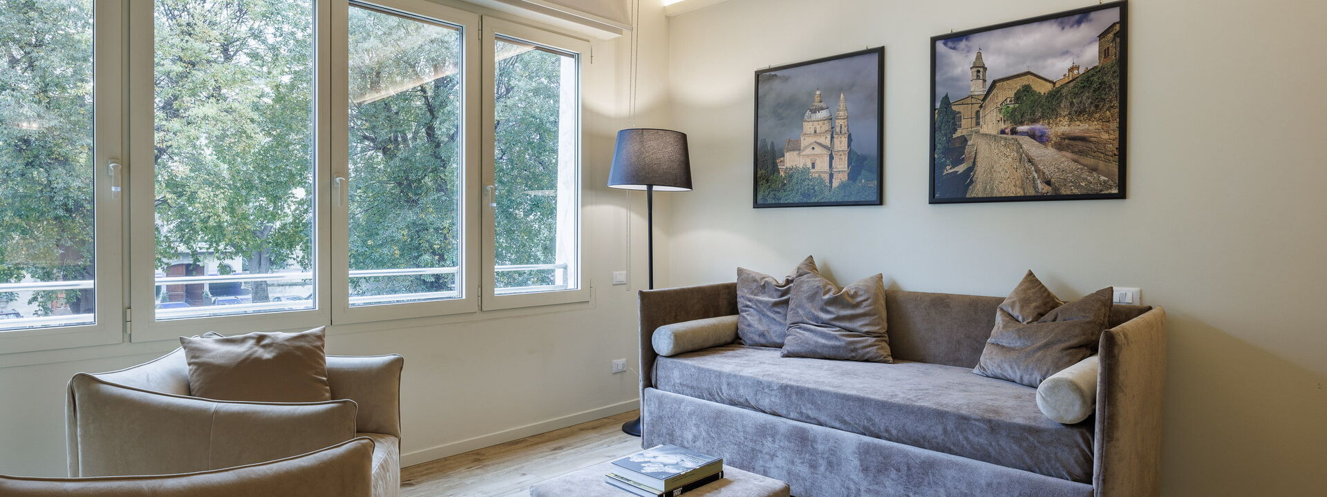 Betty Florence Charming Modern Apartment Near Piazza della Libertà: Autumn, Living Room, Spring, Summer