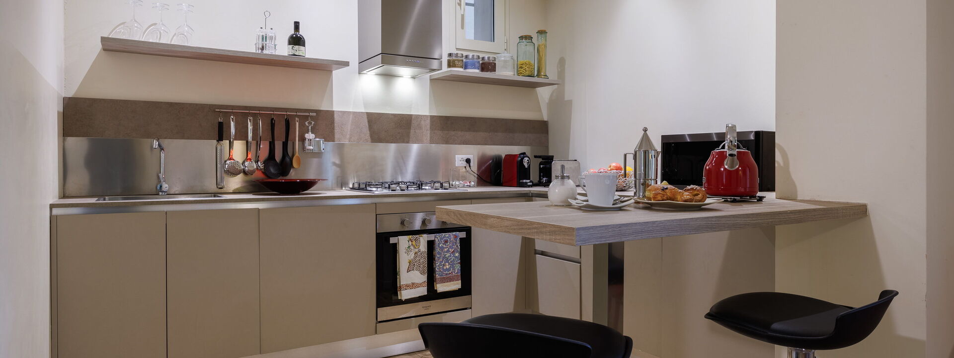 Betty Florence Charming Modern Apartment Near Piazza della Libertà: Autumn, Kitchen, Spring, Summer