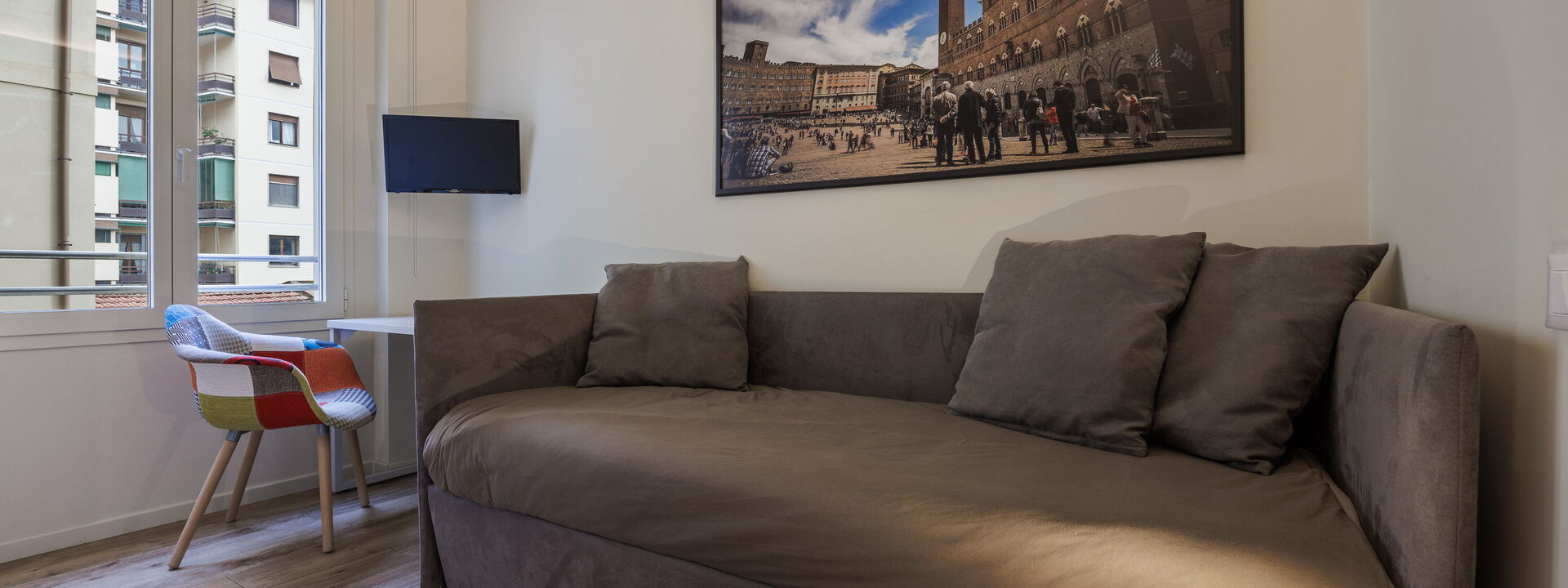 Betty Florence Charming Modern Apartment Near Piazza della Libertà: Autumn, Living Room, Spring, Summer