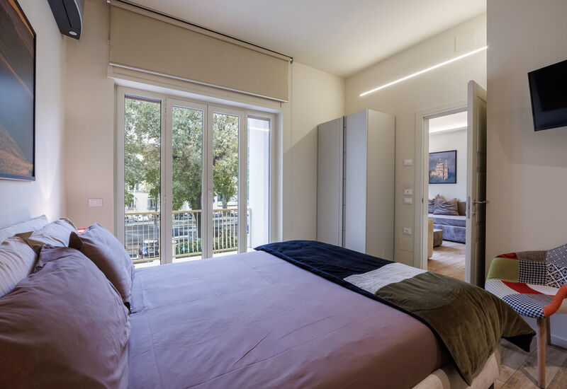 Betty Florence Charming Modern Apartment Near Piazza della Libertà: Automne, chambre à coucher, Été, Printemps