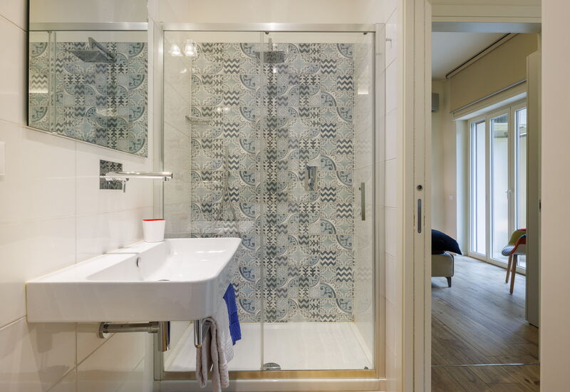 Betty Florence Charming Modern Apartment Near Piazza della Libertà: Automne, Été, Printemps, Salle de bain