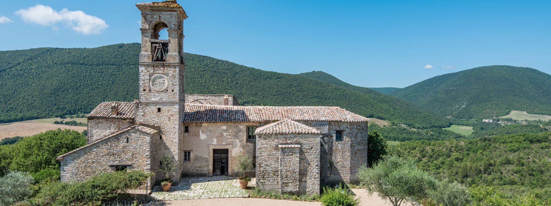 Villa Castiglione Ugolino - Tenuta Di Murlo, Umbria: Autumn, Building Exterior, Pool, Spring, Summer