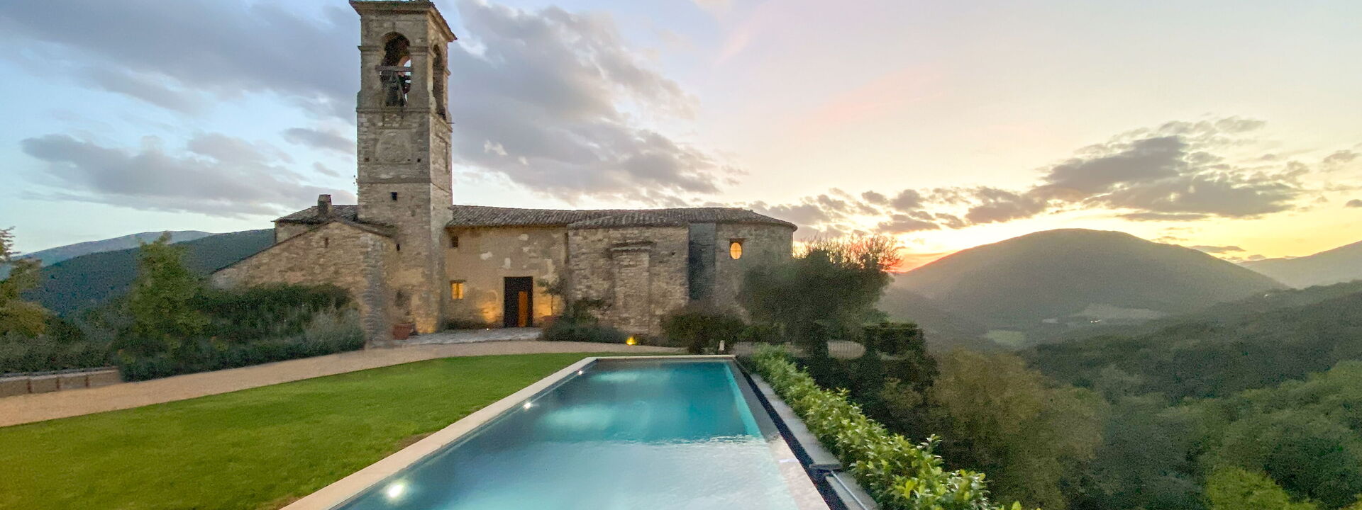 Villa Castiglione Ugolino - Tenuta Di Murlo, Umbria: Autumn, Building Exterior, Pool, Spring, Summer