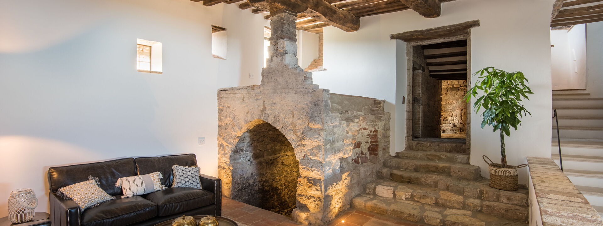 Villa Castiglione Ugolino - Tenuta Di Murlo, Umbria: Autumn, Living Room, Spring, Summer