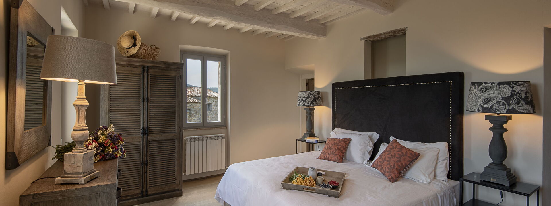 Villa Castiglione Ugolino - Tenuta Di Murlo, Umbria: Autumn, Spring, Summer