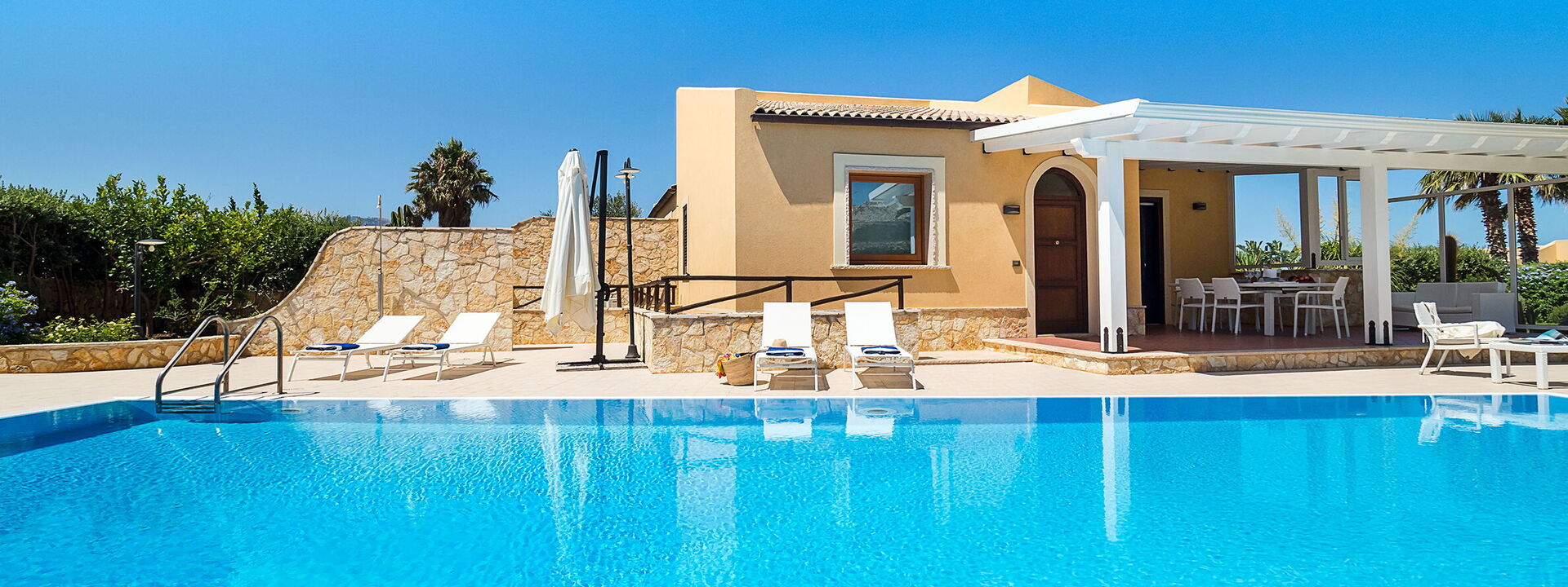 Villa Cornino - Custonaci, Sicilia: Automne, bassin, Été, Extérieurs, Printemps