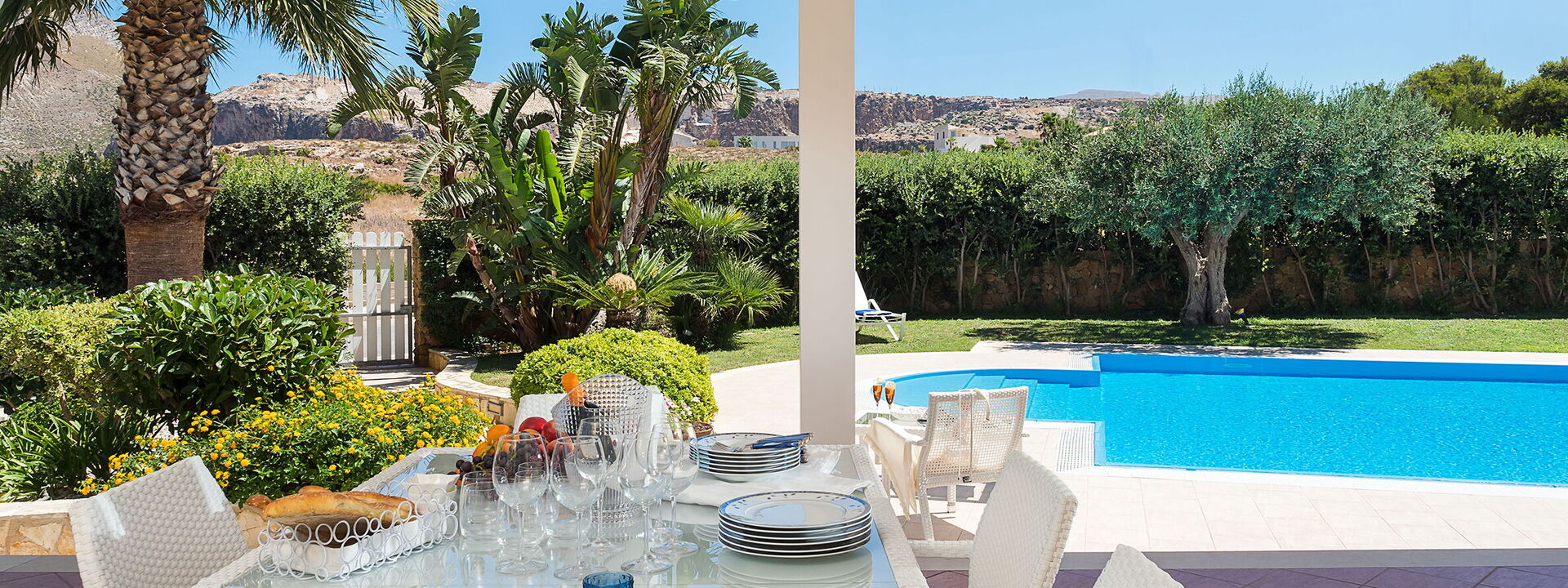 Villa Cornino - Custonaci, Sicilia: Automne, Balcon / Terrasse / Patio, Été, Extérieurs, Printemps